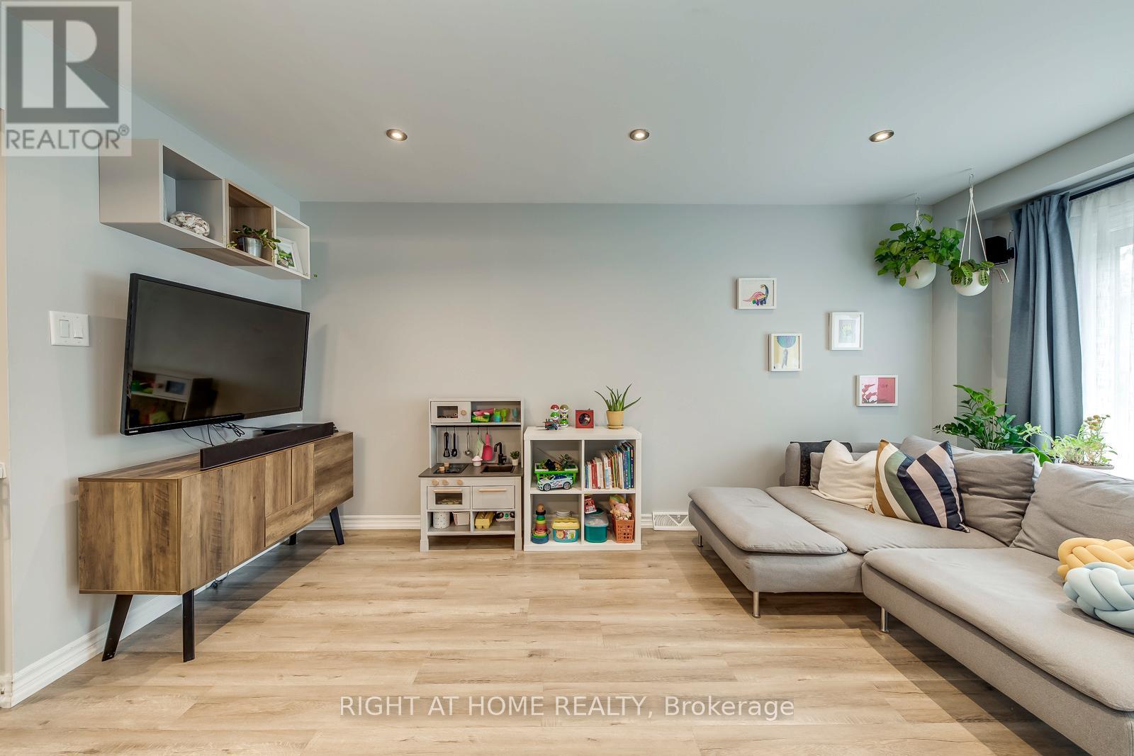 132 Ashton Crescent, Brampton, ON - Indoor