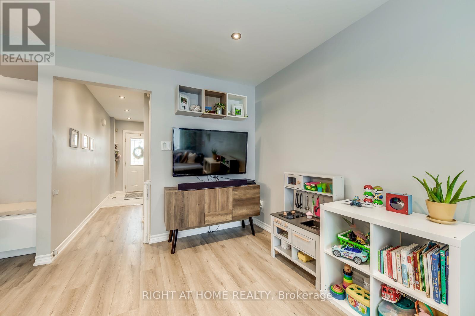 132 Ashton Crescent, Brampton, ON - Indoor