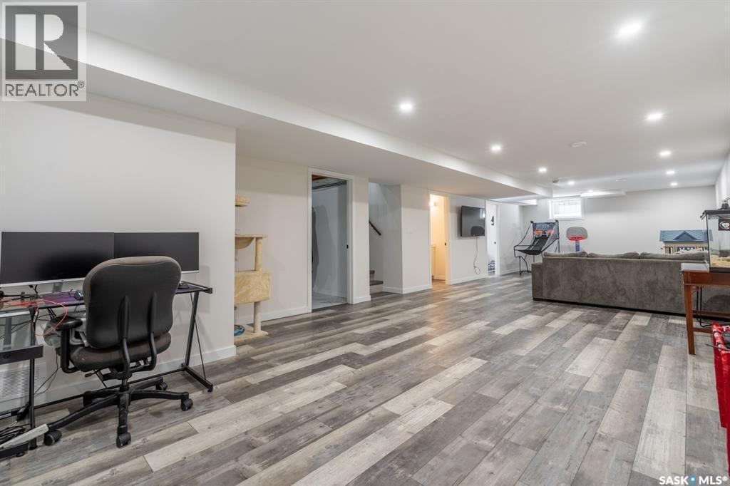 1262 James Crescent, Regina, SK - Indoor