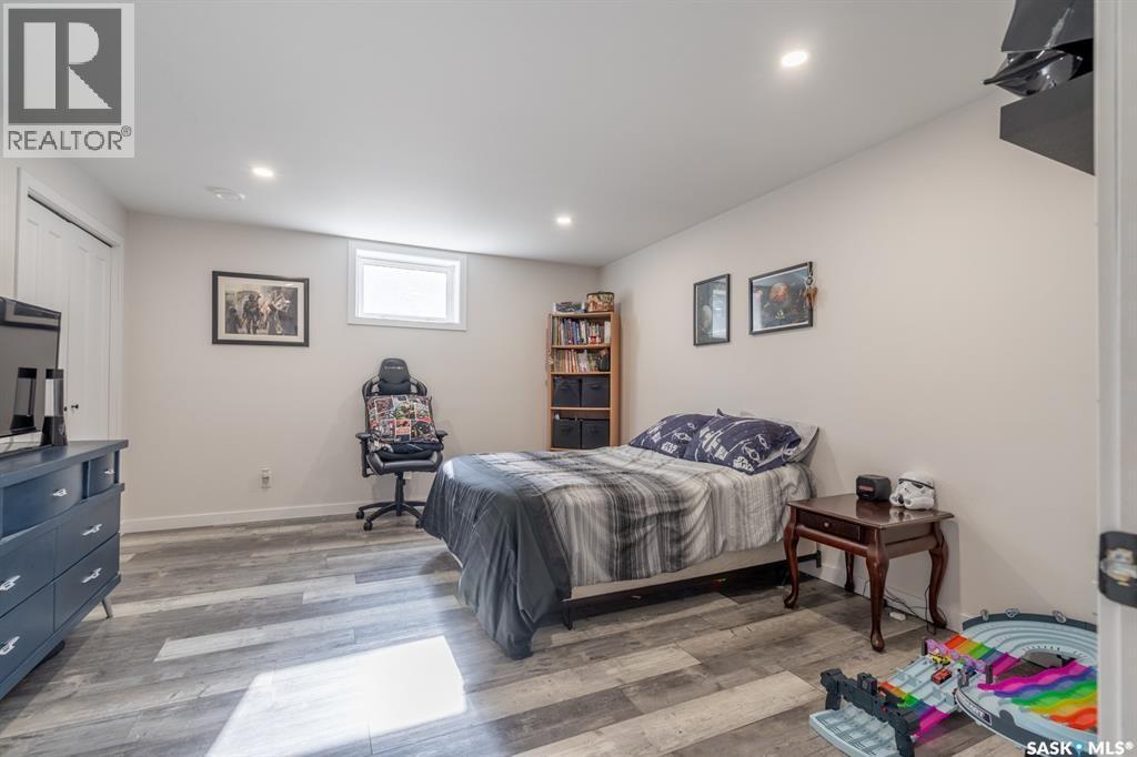 1262 James Crescent, Regina, SK - Indoor Photo Showing Bedroom