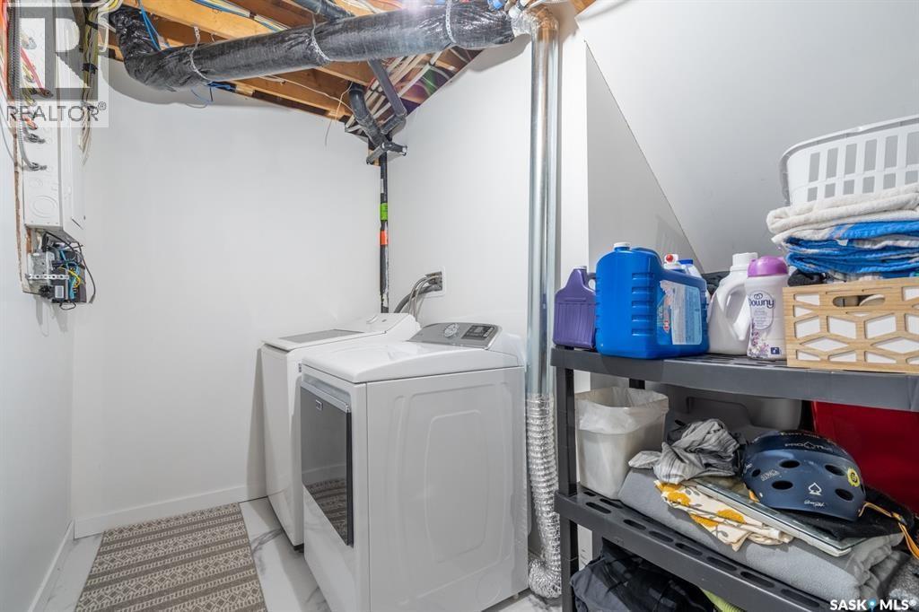 1262 James Crescent, Regina, SK - Indoor Photo Showing Laundry Room