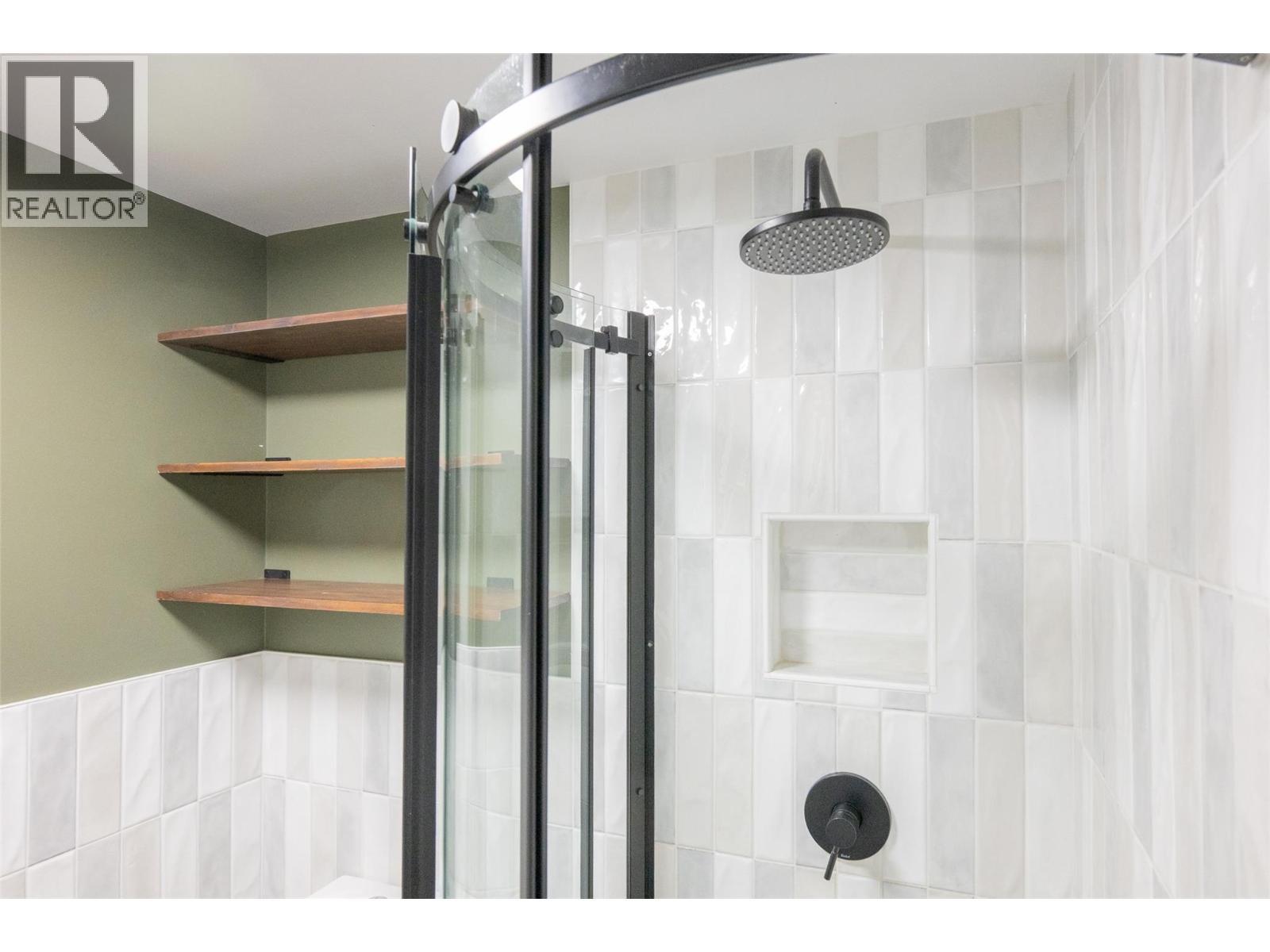 1605 Summit Drive Unit# 17, Kamloops, BC - Indoor Photo Showing Bathroom