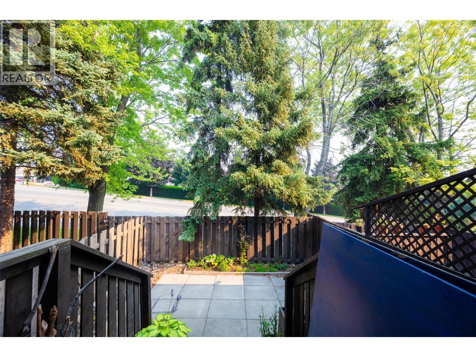 1605 Summit Drive Unit# 17, Kamloops, BC - Outdoor