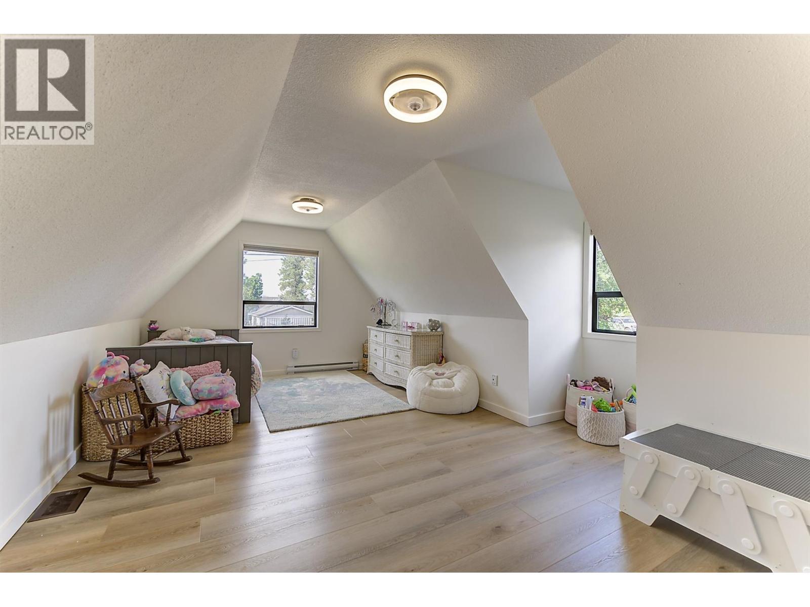 687 Barnaby Road, Kelowna, BC - Indoor Photo Showing Other Room
