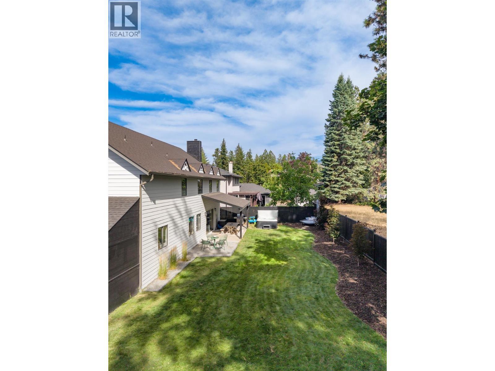 687 Barnaby Road, Kelowna, BC - Outdoor