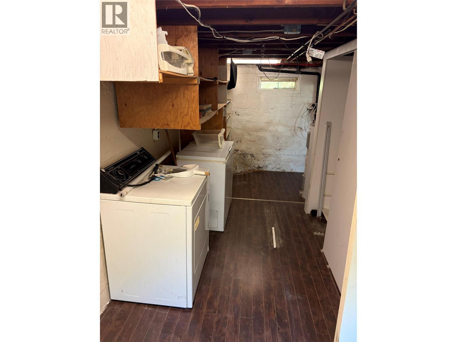 laundry area - 626 Hendry Street, Trail, BC - Indoor Photo Showing Laundry Room