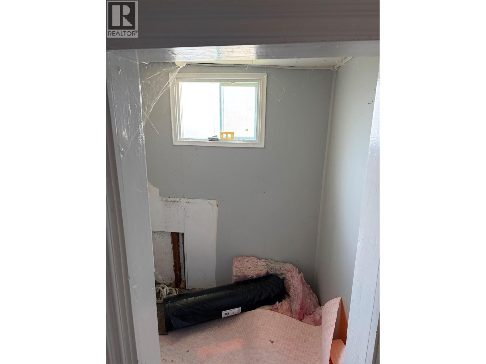 626 Hendry Street, Trail, BC - Indoor