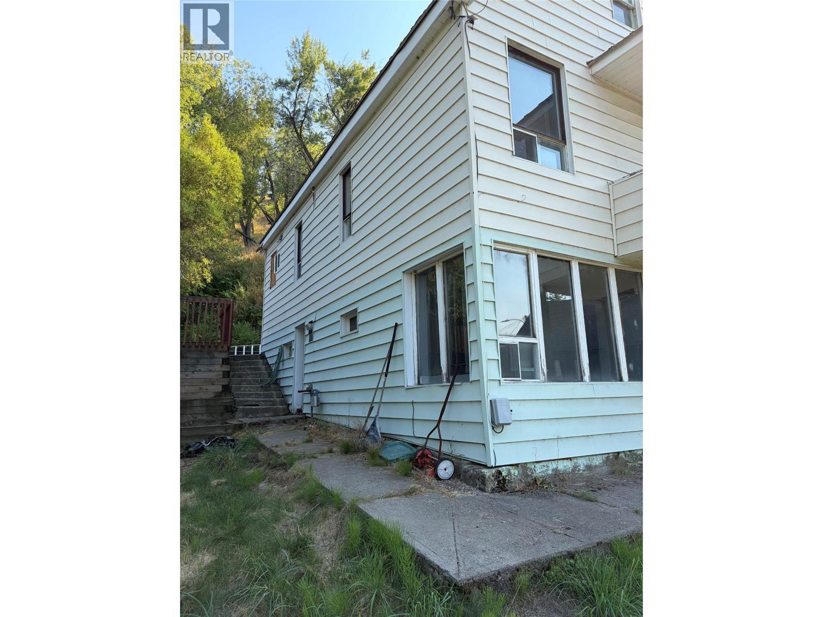 626 Hendry Street, Trail, BC - Outdoor