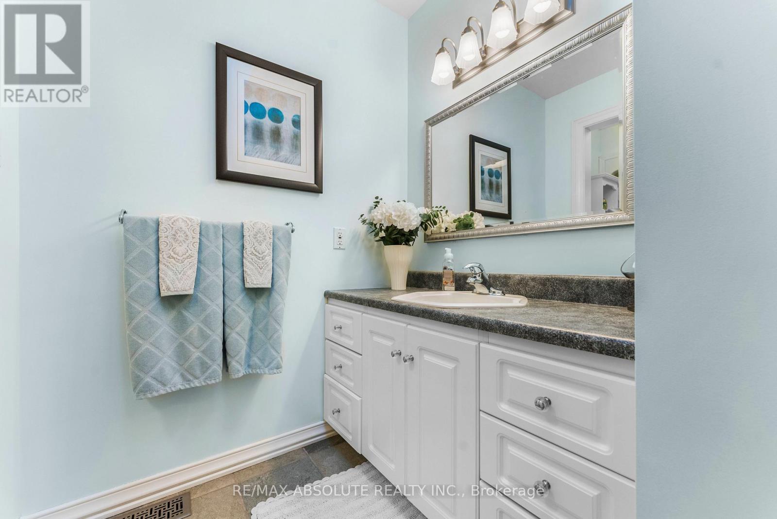 151 Duncan Drive, Mcnab/Braeside, ON - Indoor Photo Showing Bathroom