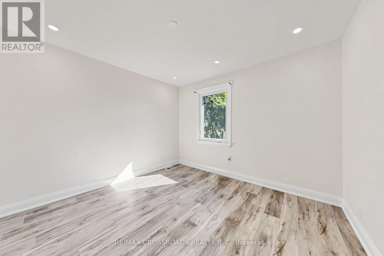1496 Simcoe Street N, Oshawa, ON - Indoor Photo Showing Other Room