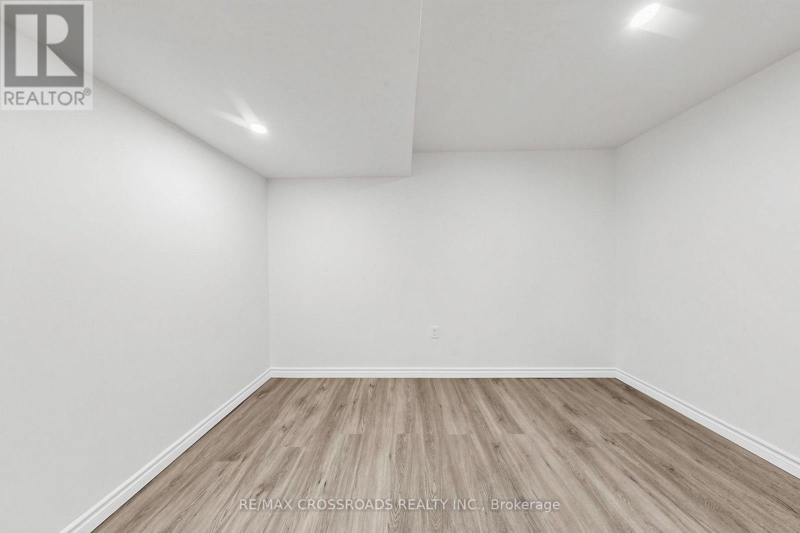 1496 Simcoe Street N, Oshawa, ON - Indoor Photo Showing Other Room