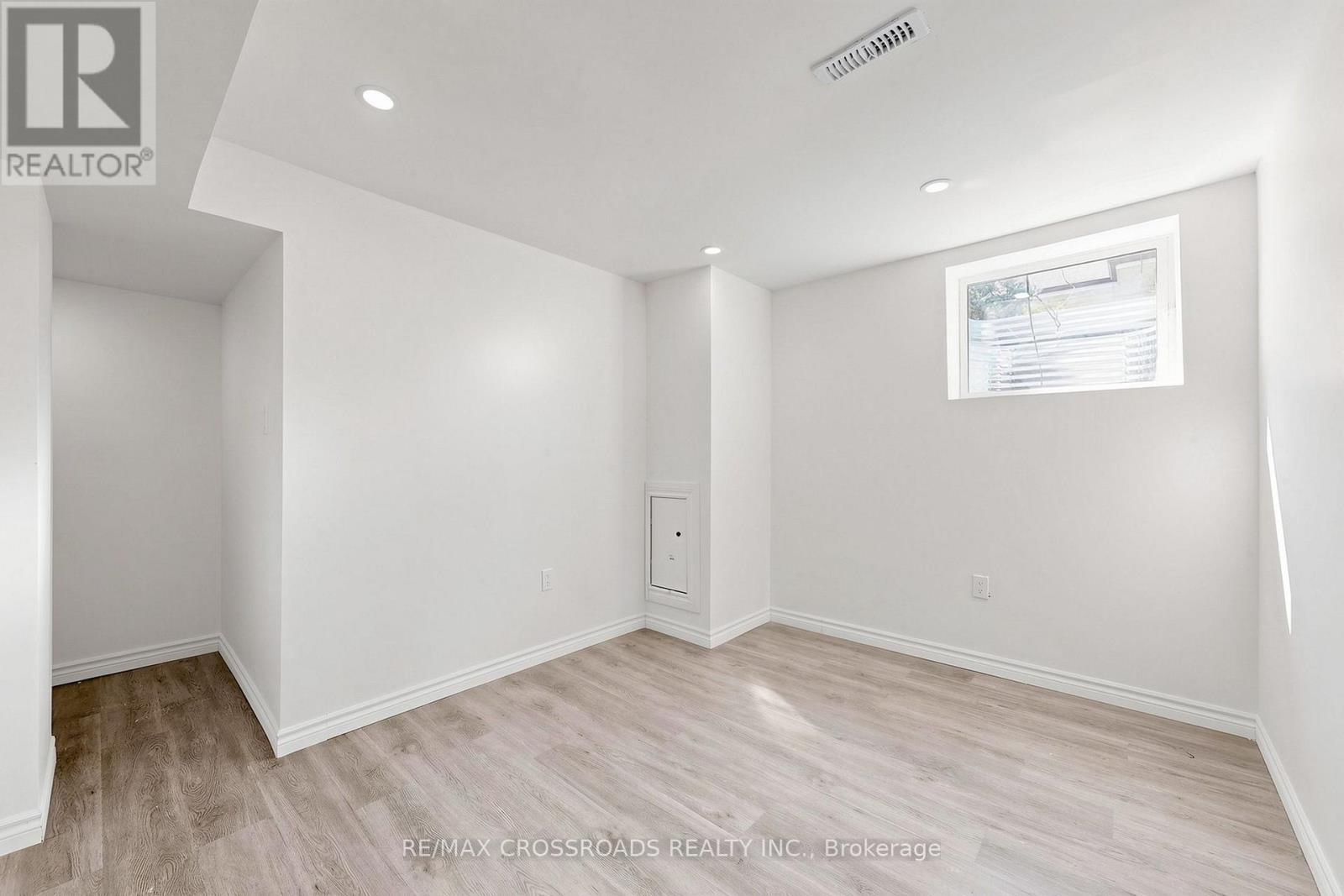 1496 Simcoe Street N, Oshawa, ON - Indoor Photo Showing Other Room
