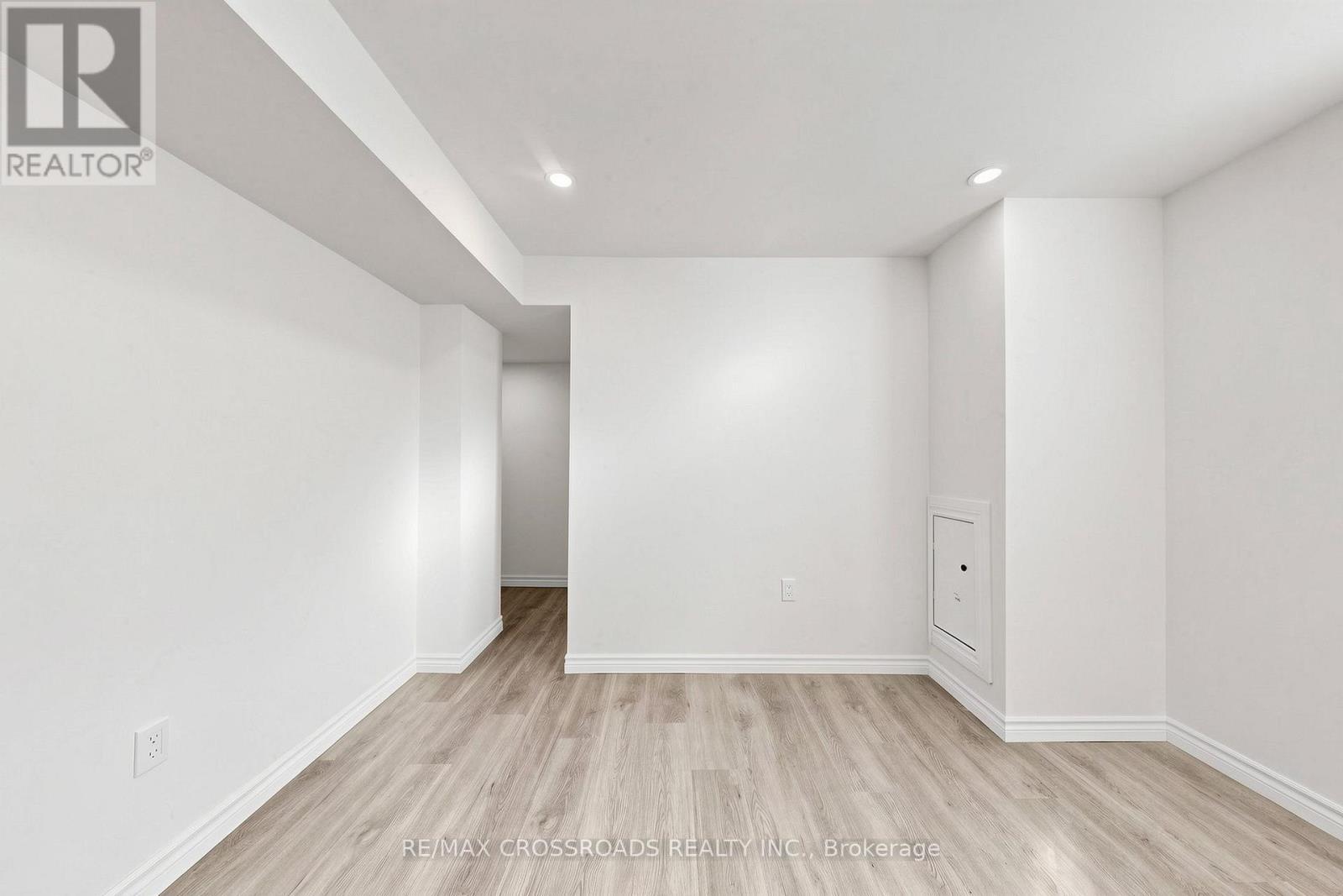 1496 Simcoe Street N, Oshawa, ON - Indoor Photo Showing Other Room