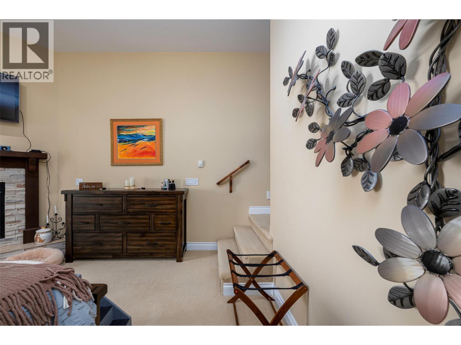 5045 Snowbird Way Unit# 2, Big White, BC - Indoor