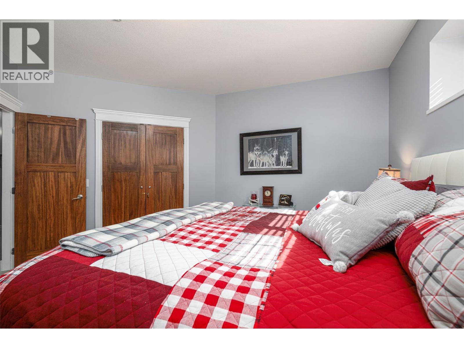 5045 Snowbird Way Unit# 2, Big White, BC - Indoor Photo Showing Bedroom