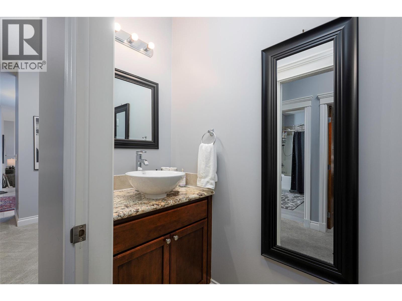 5045 Snowbird Way Unit# 2, Big White, BC - Indoor Photo Showing Bathroom