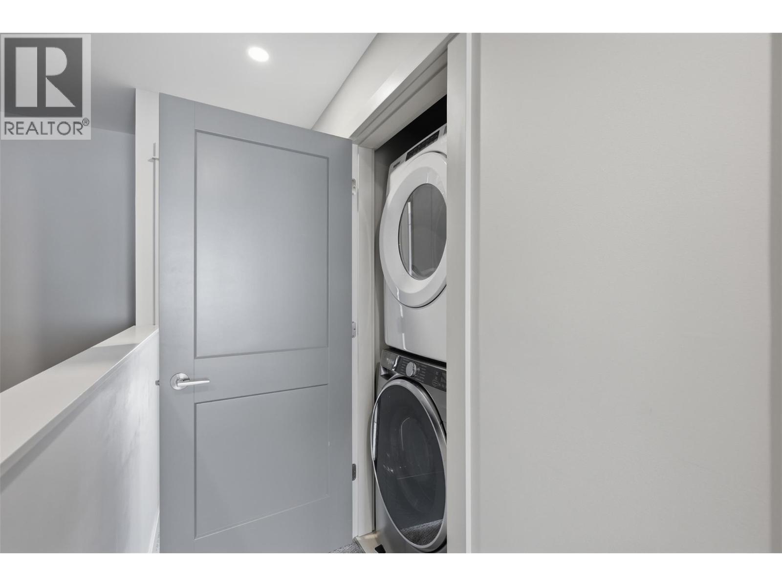 1393 9Th Avenue Unit# 118, Kamloops, BC - Indoor Photo Showing Laundry Room