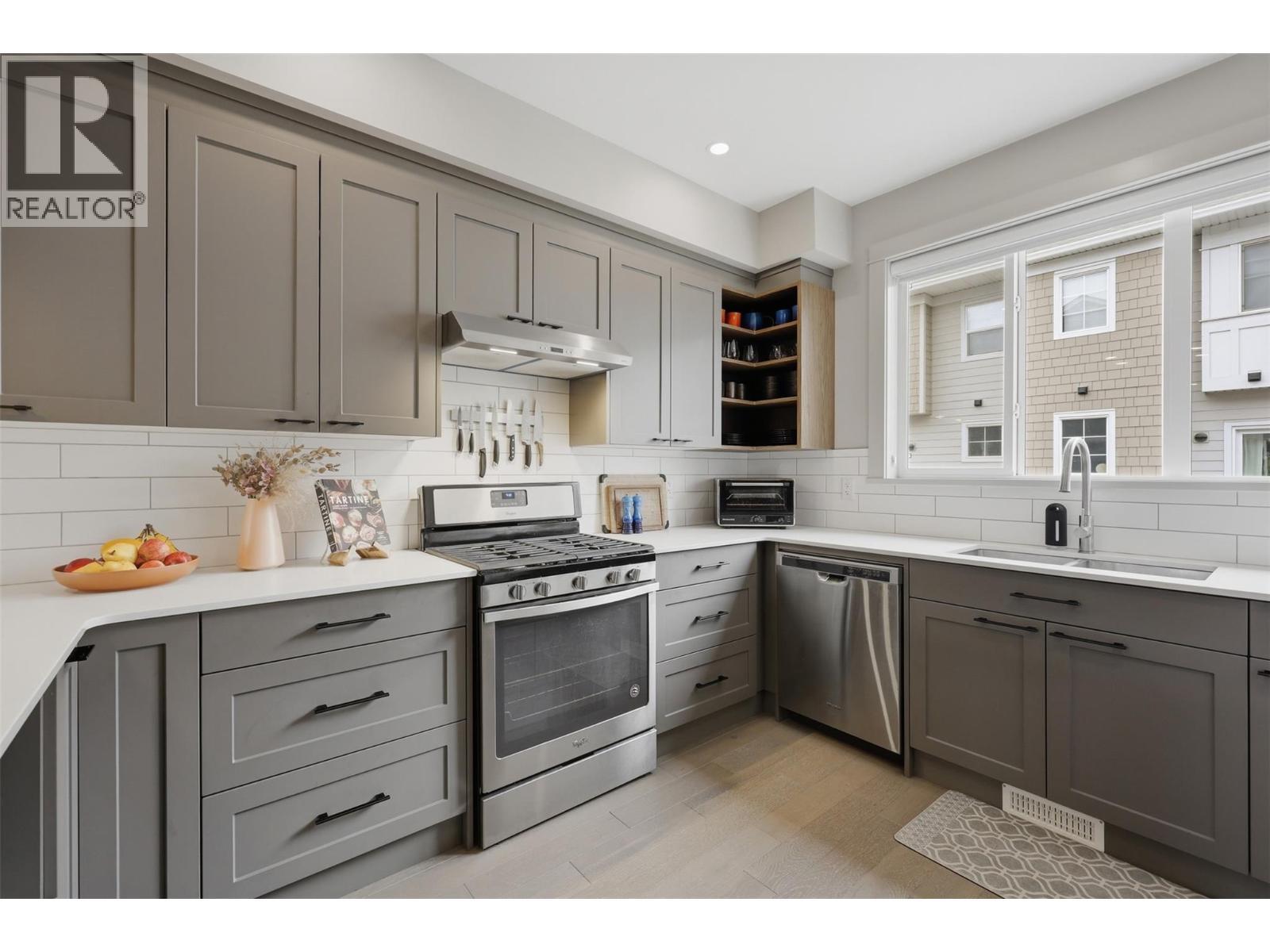 1393 9Th Avenue Unit# 118, Kamloops, BC - Indoor Photo Showing Kitchen