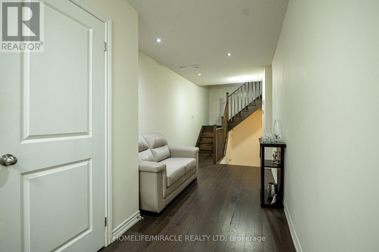 23 Arrowview Drive, Brampton, ON - Indoor Photo Showing Other Room