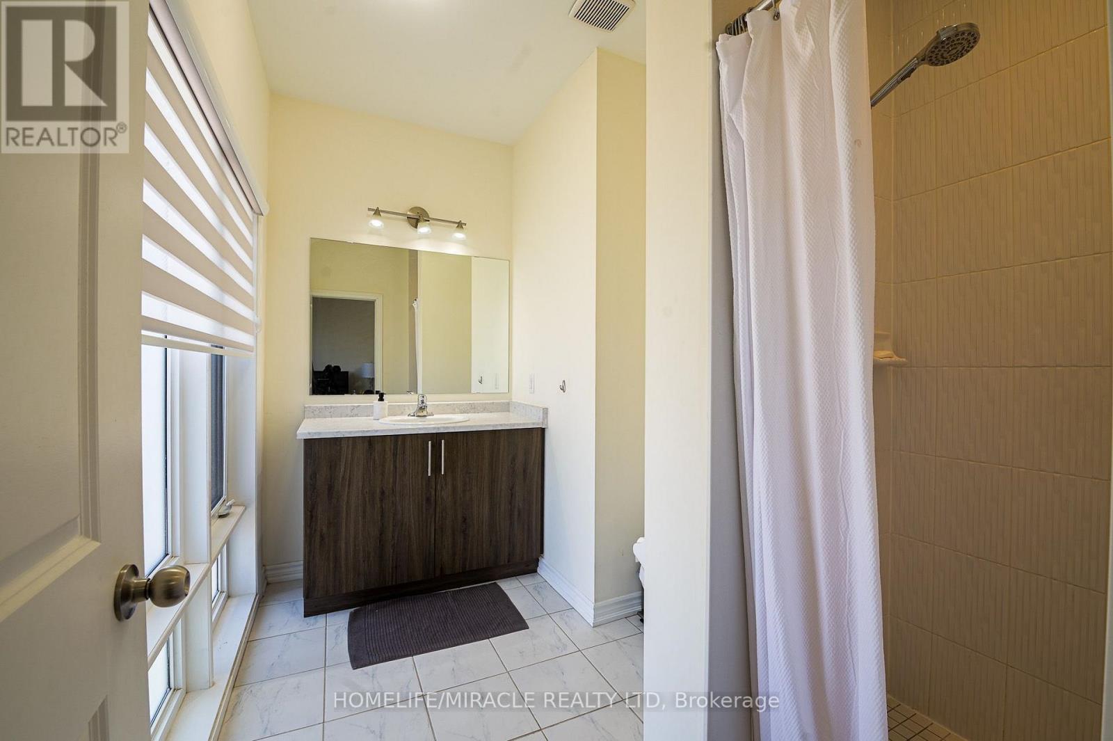 23 Arrowview Drive, Brampton, ON - Indoor Photo Showing Bathroom