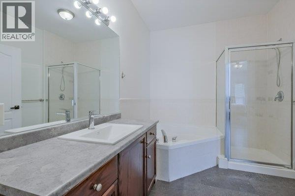 Ensuite Bathroom - 755 Birch Avenue, Kelowna, BC - Indoor Photo Showing Bathroom