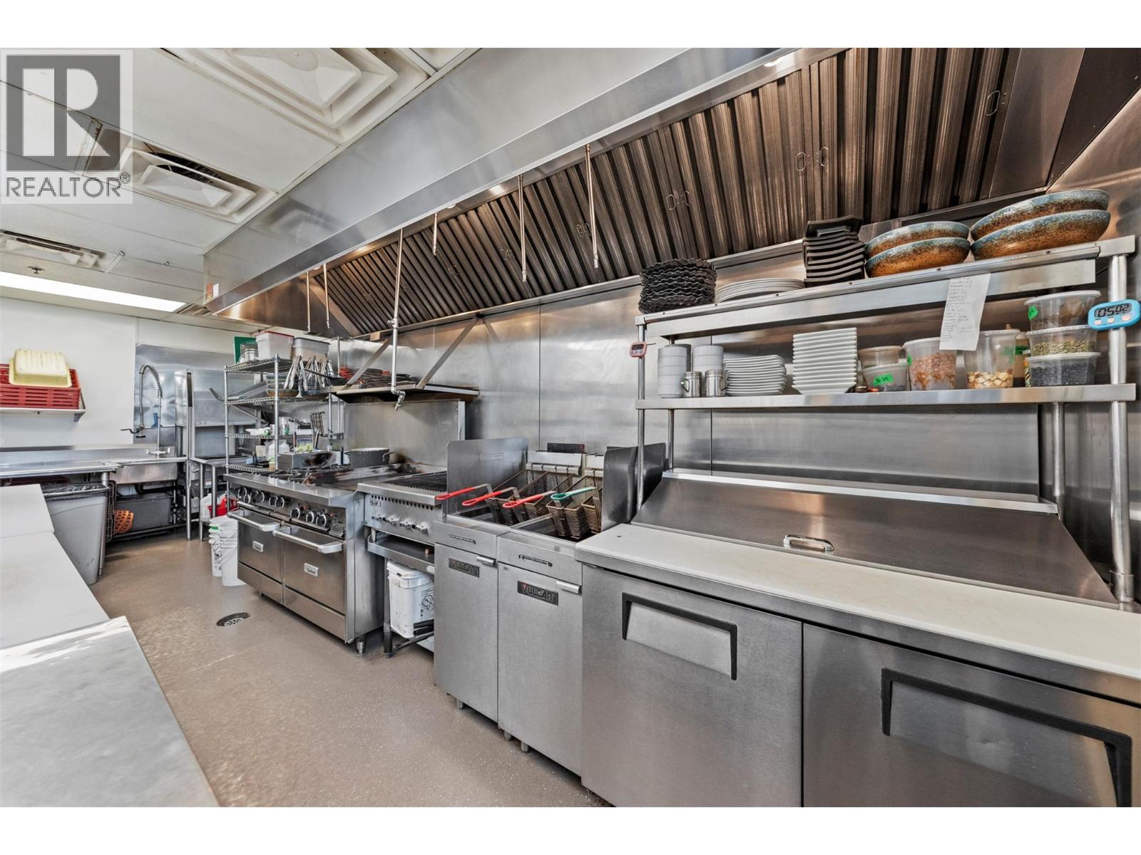 616 Third Street W, Revelstoke, BC