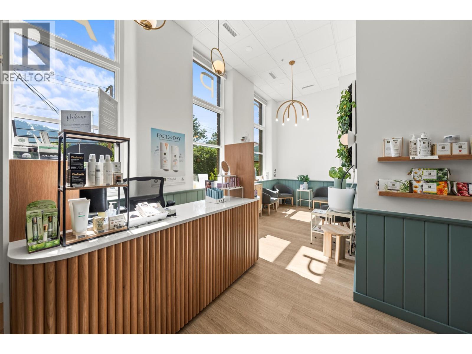 616 Third Street W, Revelstoke, BC