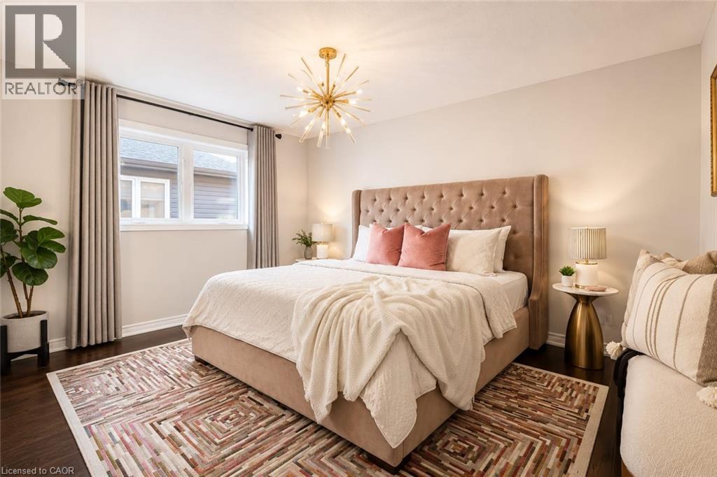 41 Creanona Boulevard, Stoney Creek, ON - Indoor Photo Showing Bedroom