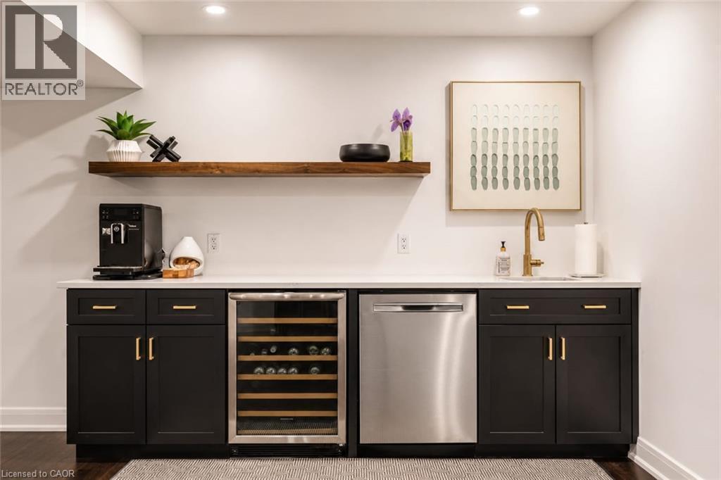 41 Creanona Boulevard, Stoney Creek, ON - Indoor Photo Showing Other Room