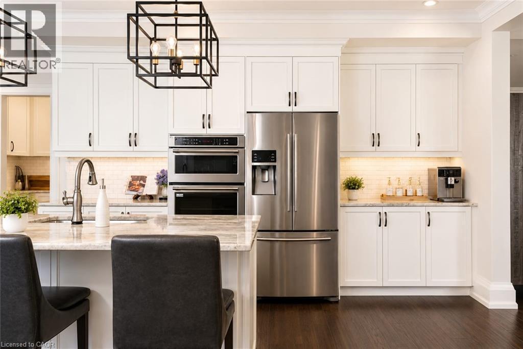 41 Creanona Boulevard, Stoney Creek, ON - Indoor Photo Showing Kitchen