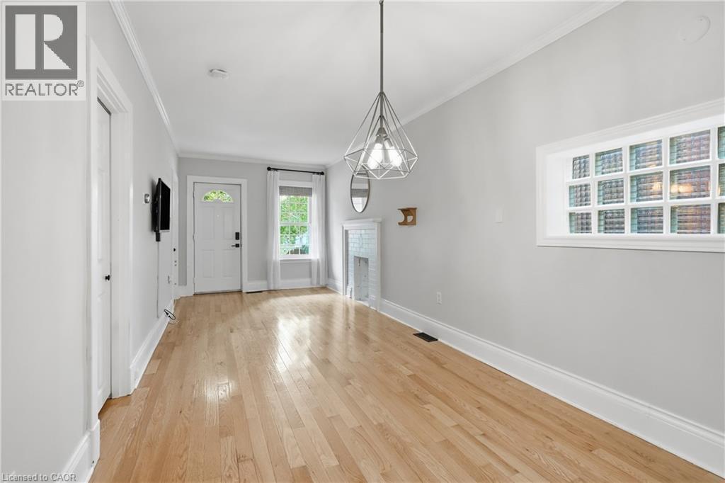 34 East 24Th Street, Hamilton, ON - Indoor Photo Showing Other Room