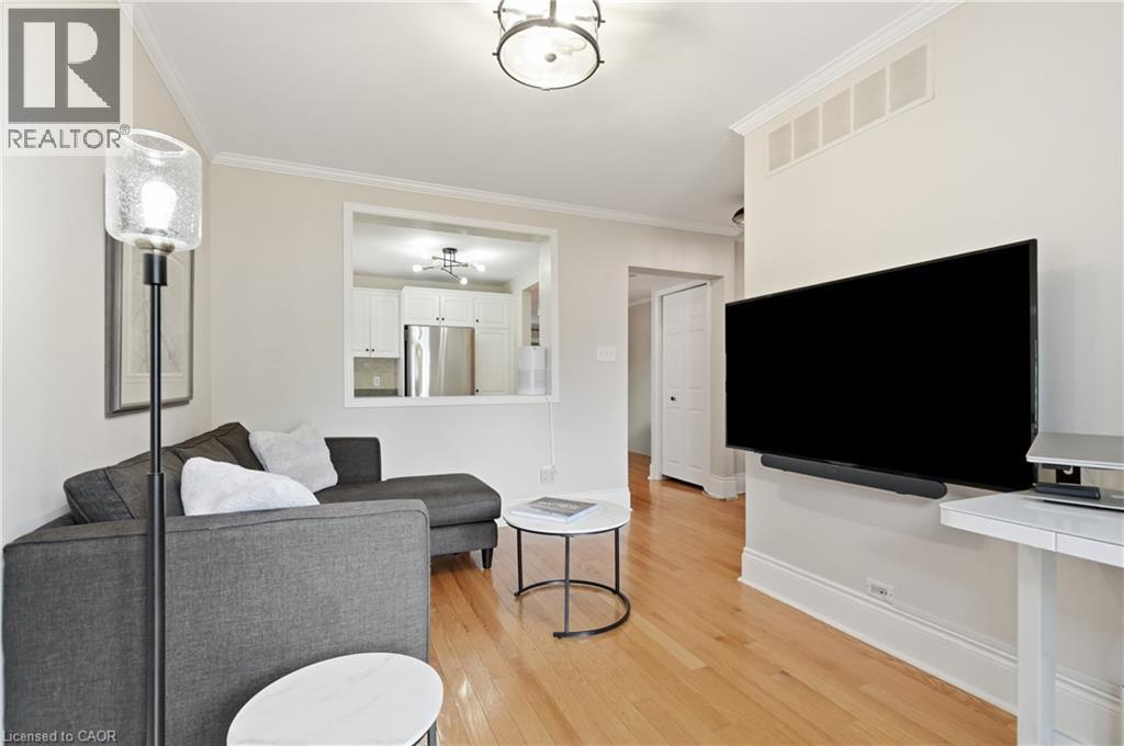 34 East 24Th Street, Hamilton, ON - Indoor Photo Showing Other Room