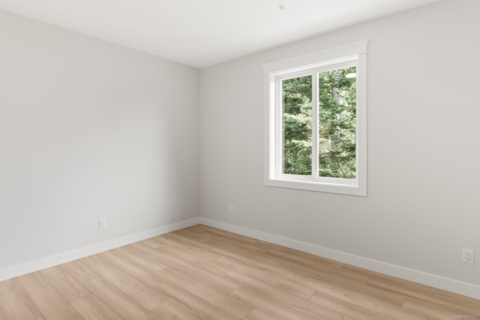 #200-2190 Jingle Pot Rd, Nanaimo, BC