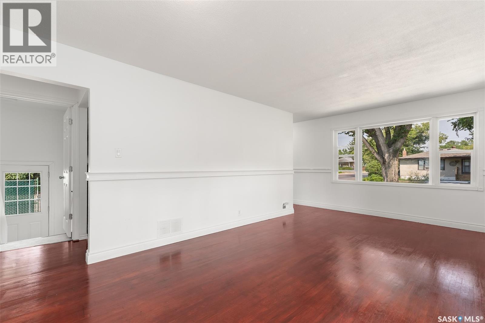 1300 Aberdeen Street, Regina, SK - Indoor Photo Showing Other Room
