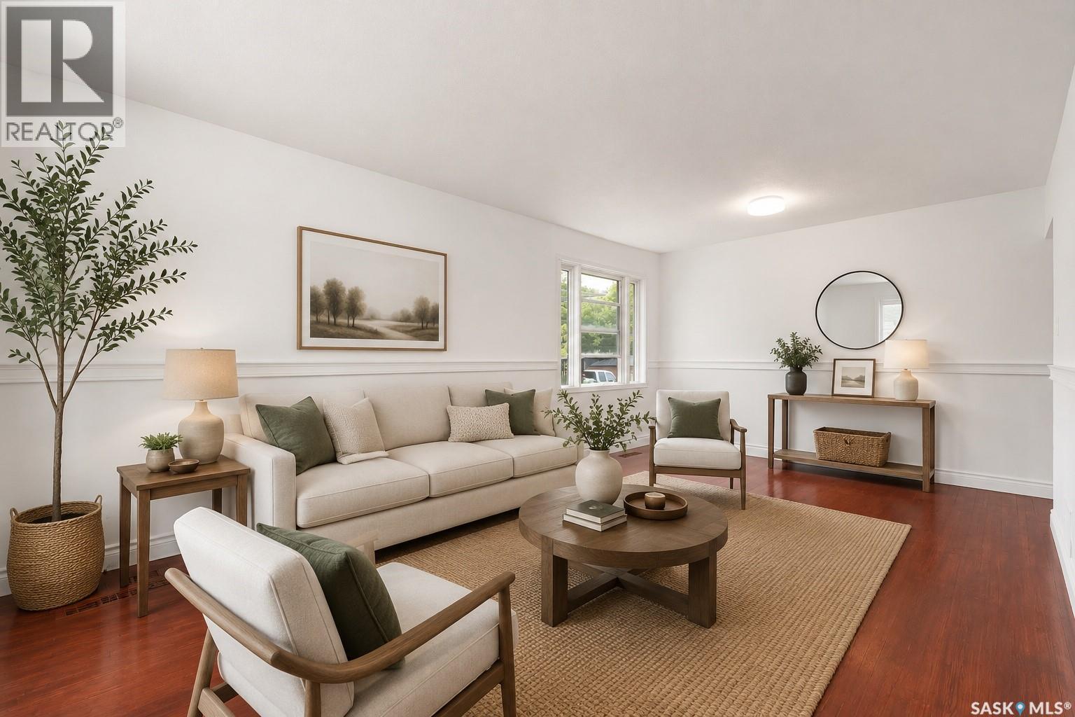 1300 Aberdeen Street, Regina, SK - Indoor Photo Showing Living Room