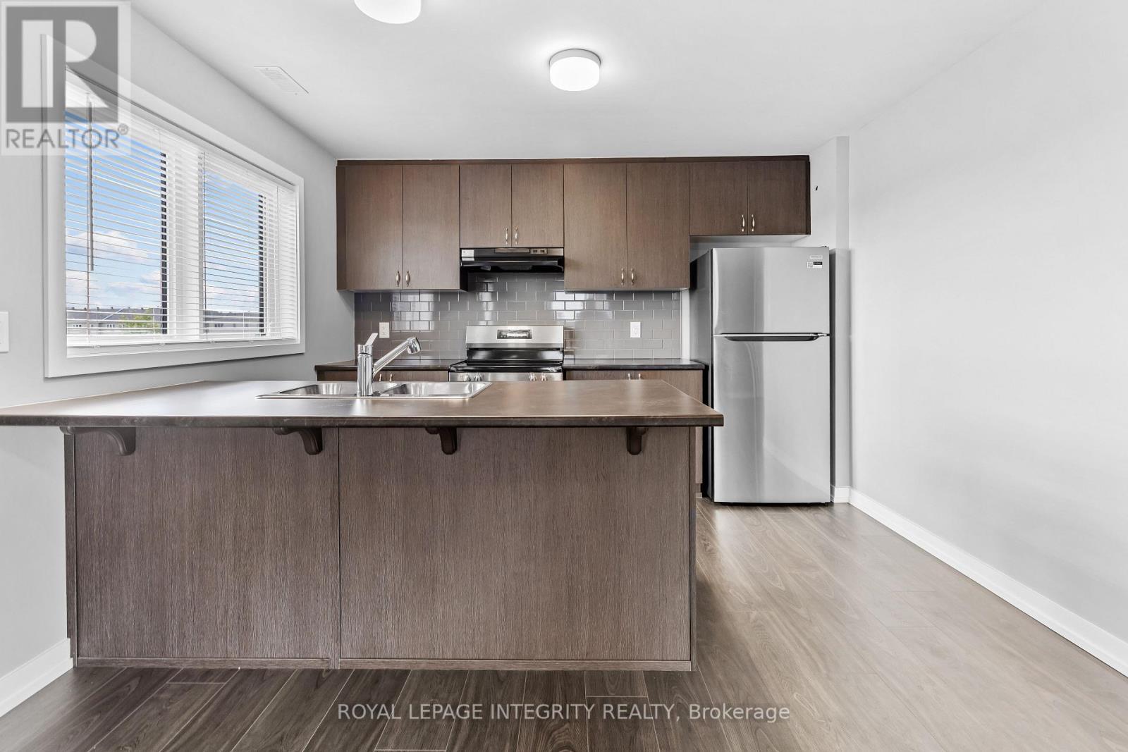 871 Decoeur Drive, Ottawa, ON - Indoor Photo Showing Kitchen With Double Sink