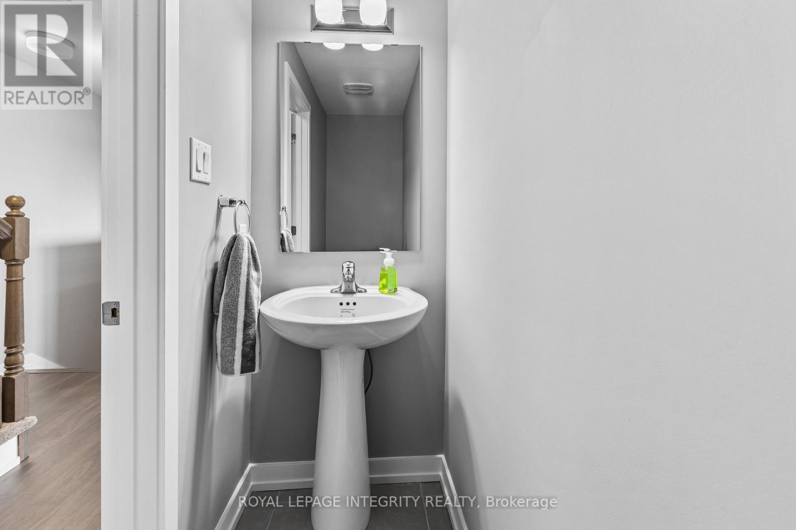 871 Decoeur Drive, Ottawa, ON - Indoor Photo Showing Bathroom