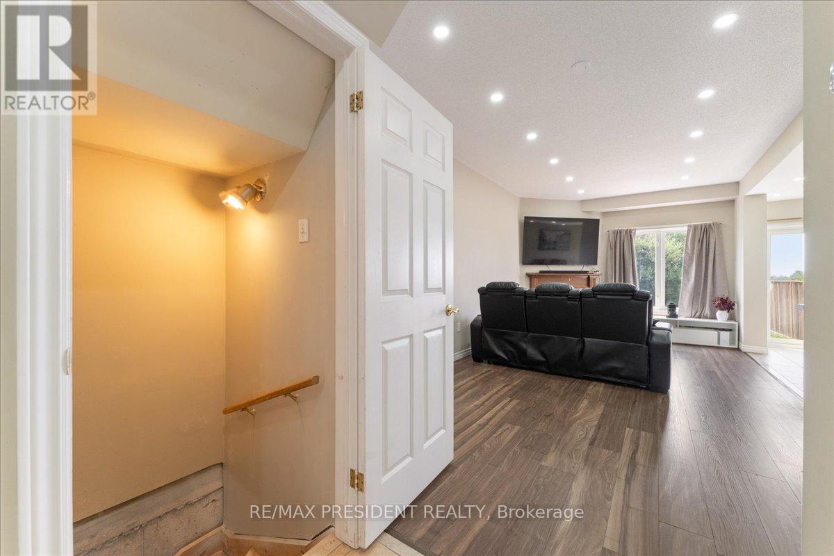 285 Southbrook Drive, Hamilton, ON - Indoor