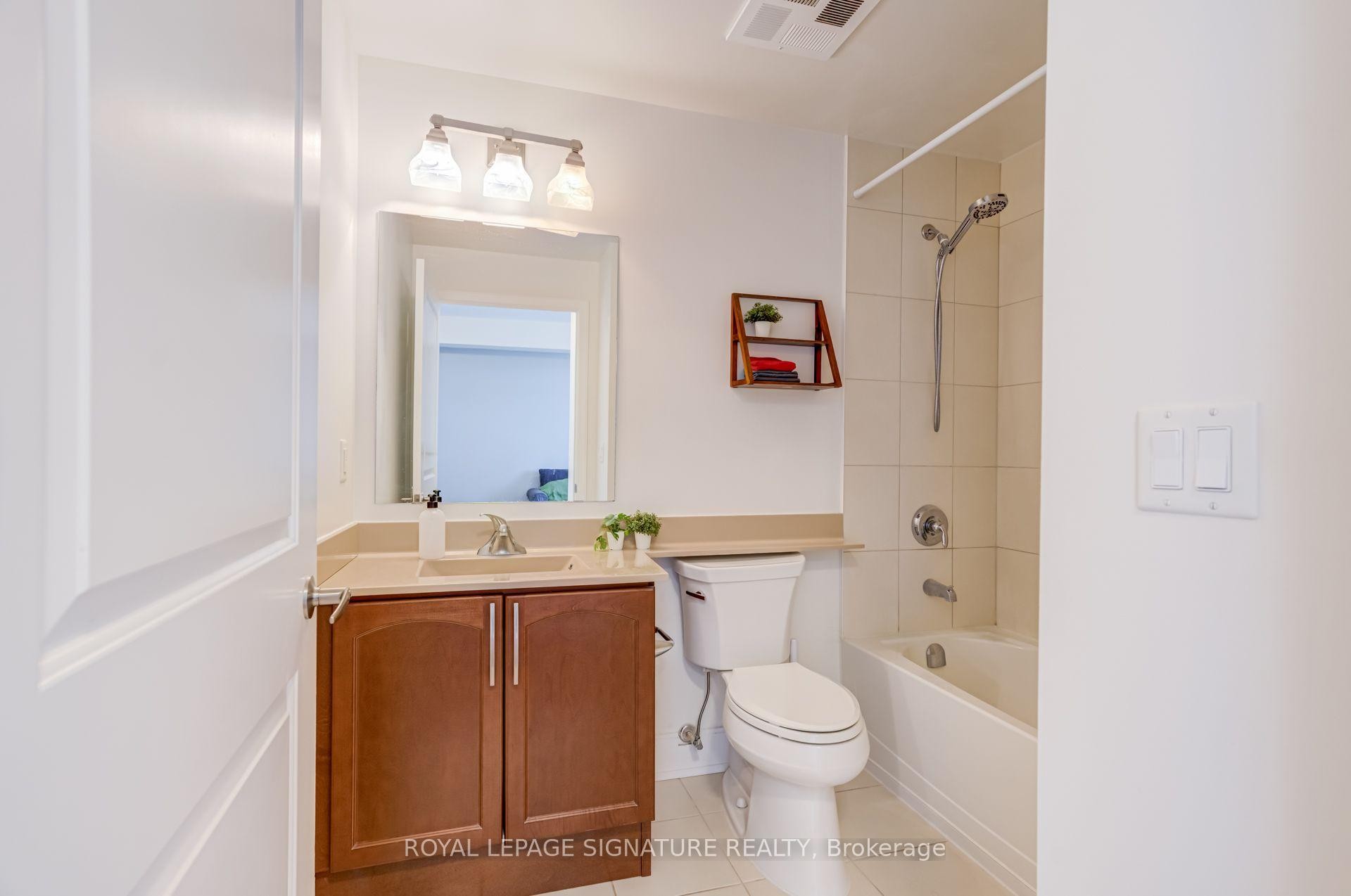 506-144 Park Street, Waterloo, ON - Indoor Photo Showing Bathroom