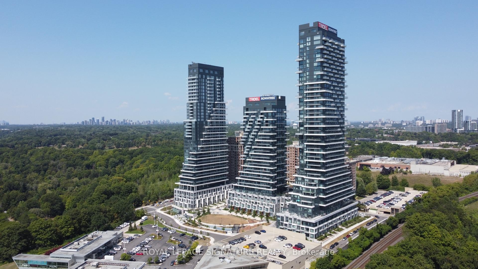 2009-30 Inn On The Park Drive, Toronto, ON - Outdoor