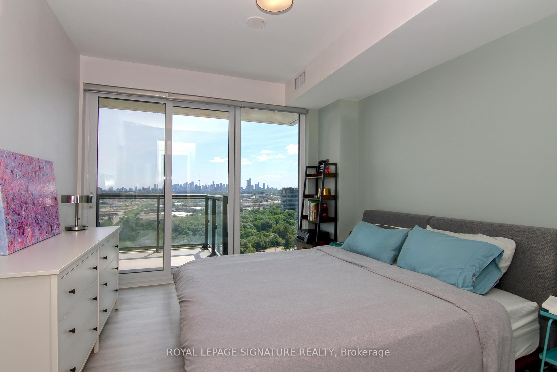 2009-30 Inn On The Park Drive, Toronto, ON - Indoor Photo Showing Bedroom