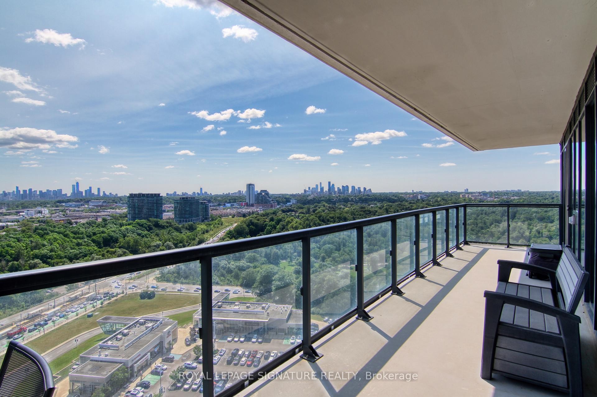 2009-30 Inn On The Park Drive, Toronto, ON - Outdoor With View With Exterior