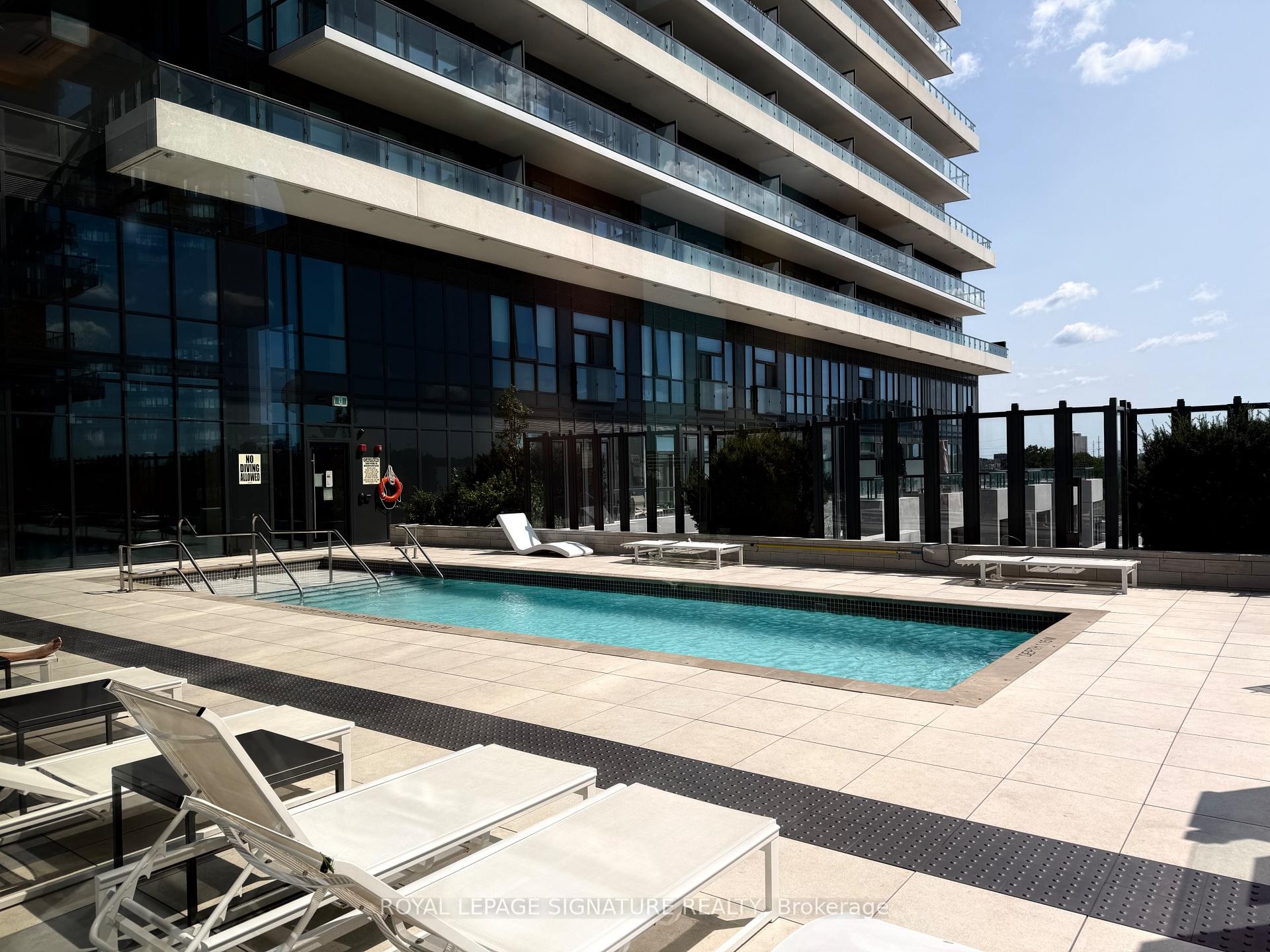 2009-30 Inn On The Park Drive, Toronto, ON - Outdoor With In Ground Pool