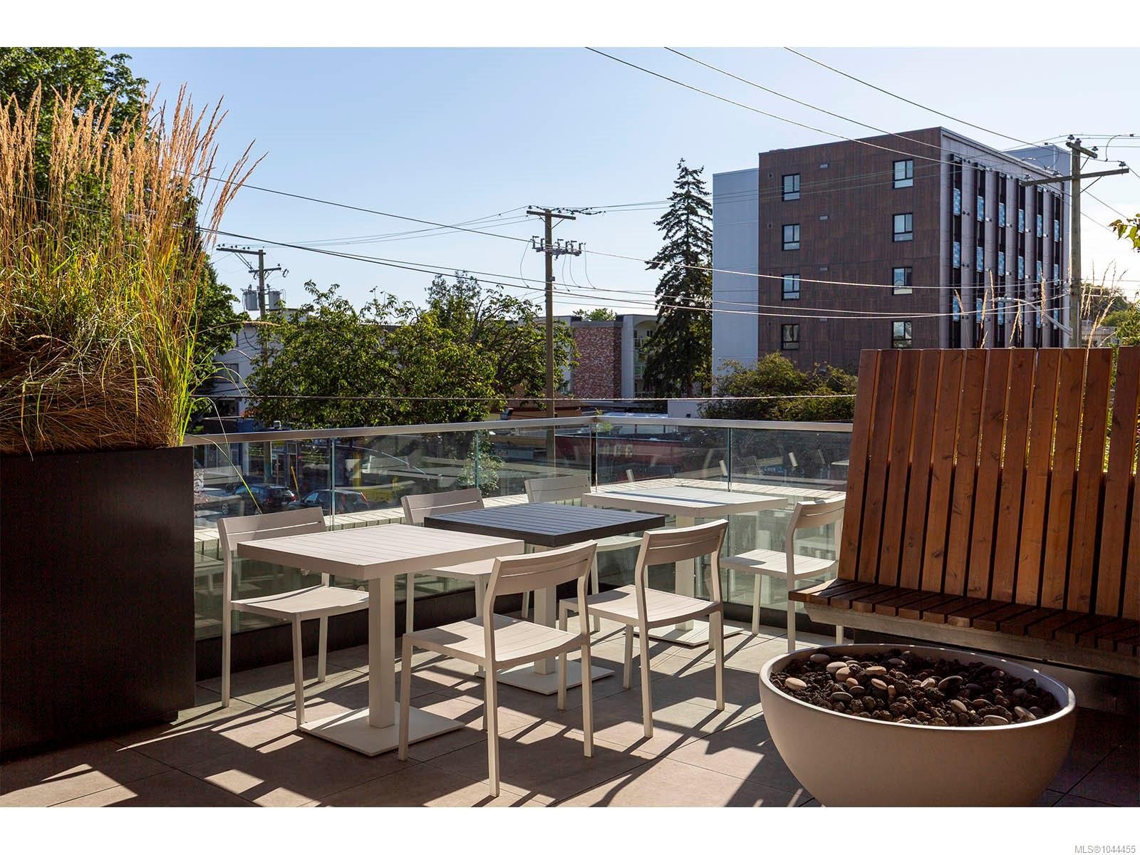 #502-1033 Cook St, Victoria, BC - Outdoor