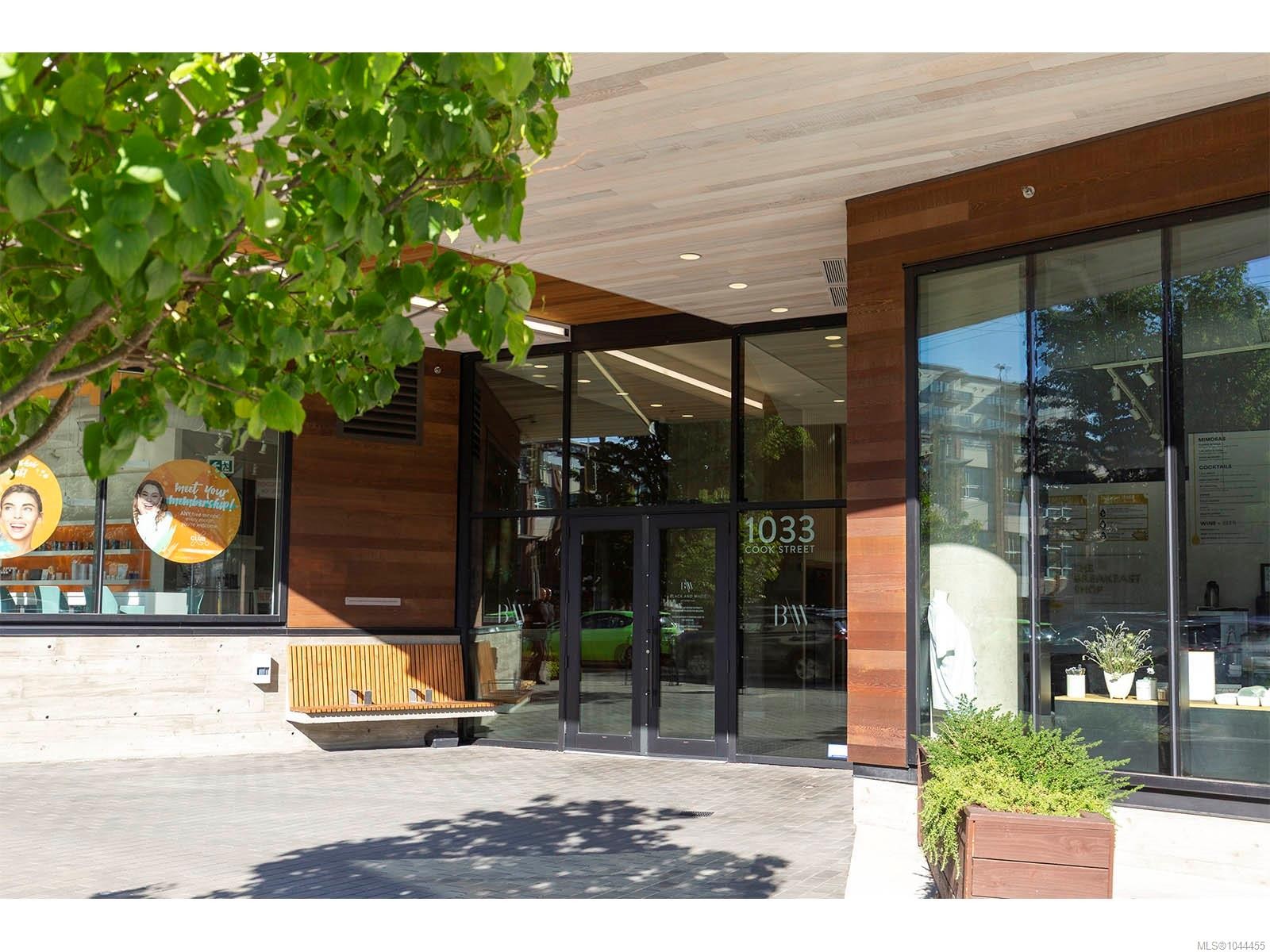 #502-1033 Cook St, Victoria, BC - Outdoor