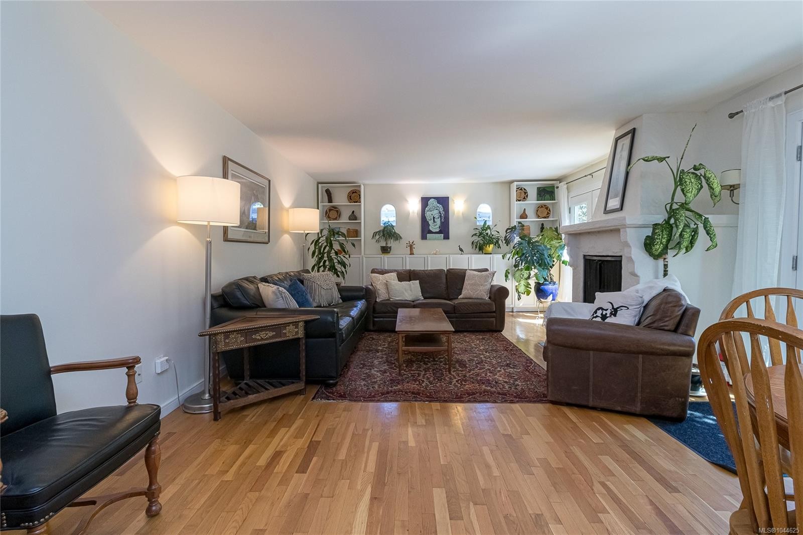 #B-1601 Haultain St, Victoria, BC - Indoor Photo Showing Living Room