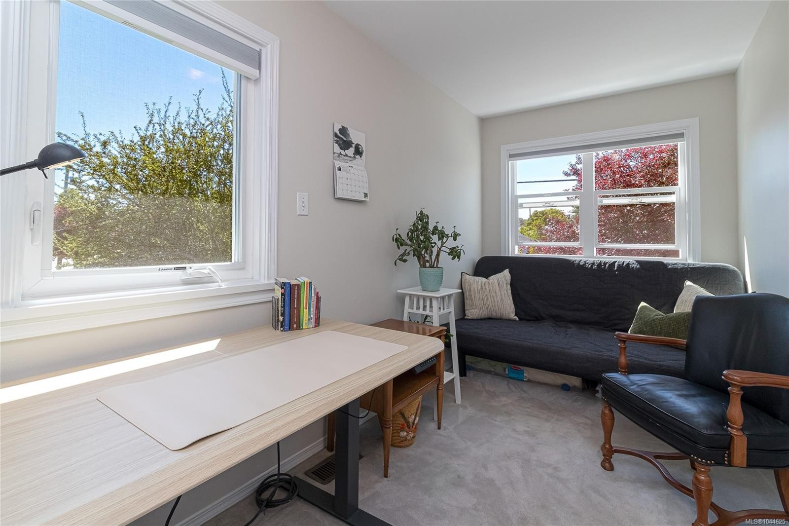 #B-1601 Haultain St, Victoria, BC - Indoor Photo Showing Other Room