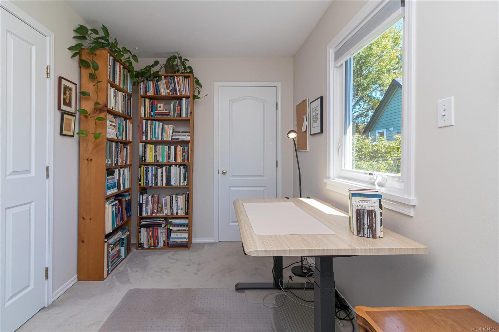 #B-1601 Haultain St, Victoria, BC - Indoor