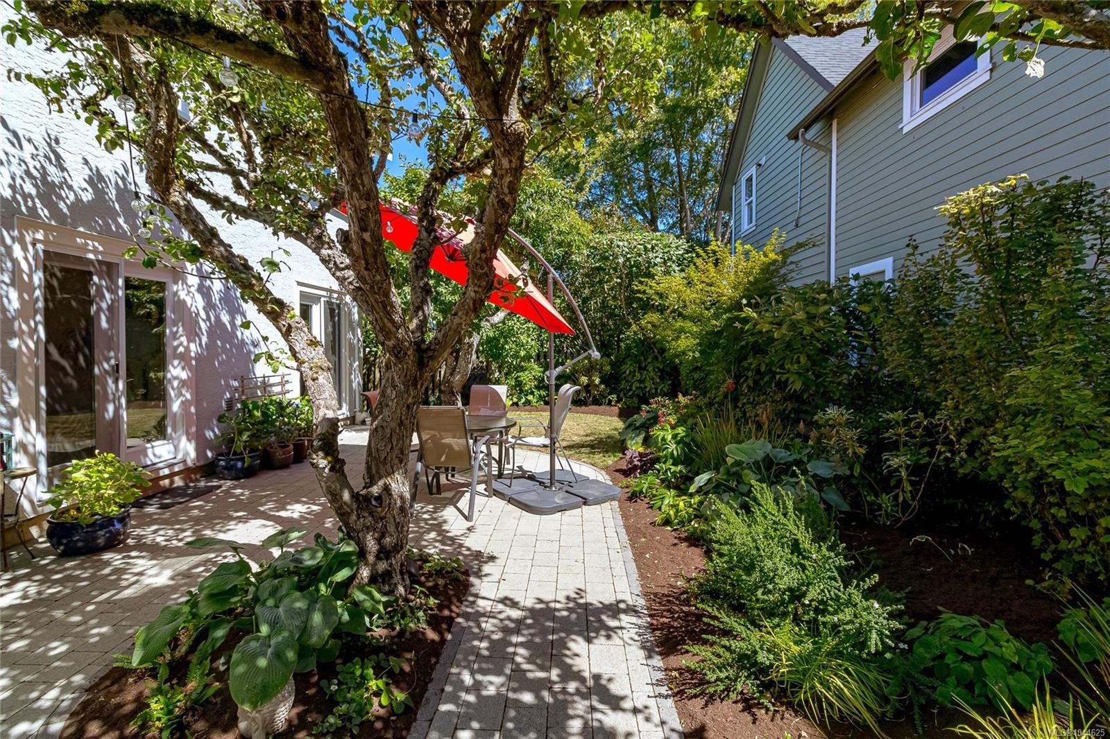 #B-1601 Haultain St, Victoria, BC - Outdoor