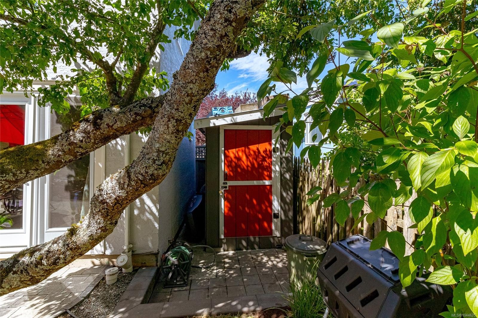 #B-1601 Haultain St, Victoria, BC - Outdoor